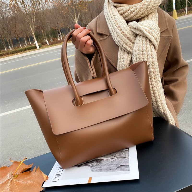 Women’s Retro Large Tote Bag
